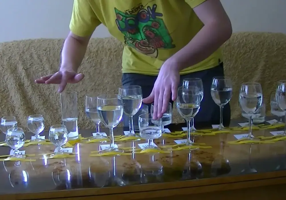Ciekawe eksperymenty z fizyki, które zaskoczą każdego ucznia