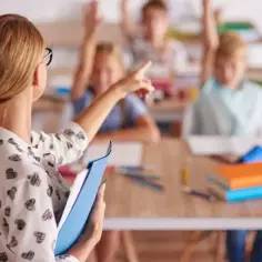 Nauczanie zintegrowane czy wczesnoszkolne: co wybrać dla dziecka?
