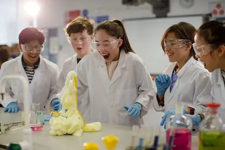 Zdjęcie Jakie kierunki po biol chemie? Odkryj najlepsze możliwości edukacyjne
